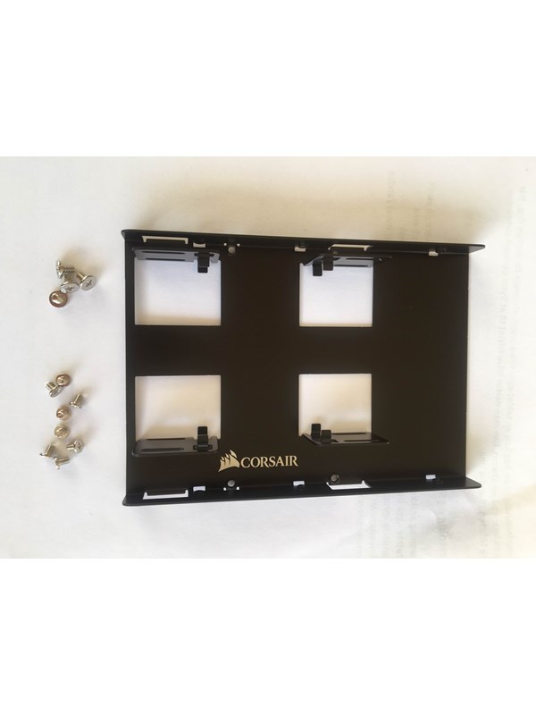 Dual Ssd Mounting Bracket fra Corsair